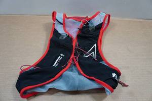 lot 34 image: UltrAspire Big Bronco Race Vest