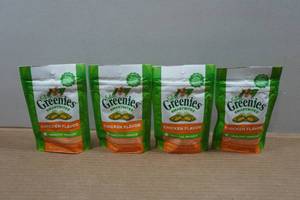 lot 40 image: Feline Greenies Chicken Flavor Cat Treats