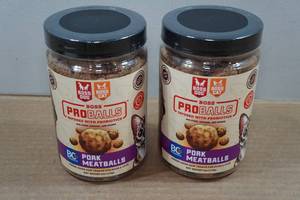 lot 45 image: Boss Pro Balls Pork Meatball Dog and Cat Treats