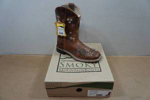 lot 50 image: Smoky Mountain Boots - Size 3