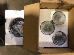 lot 25 image: Henveton Jasslynn 40 Watt 3 Light Black Modern Pendant Light  customer return see pictures