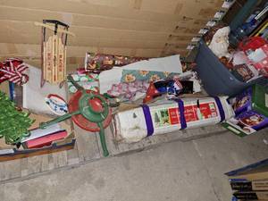 lot 2 image: Christmas tree and decor