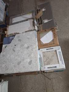 lot 34 image: Mixed tile