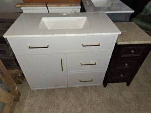 lot 40 image: 5 bathroom cabinets
