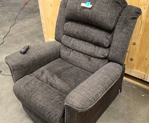 lot 235 image: Catnapper powered lift chair, heating, and massaging