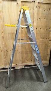 lot 45 image: Werner 6 medium duty folding ladder