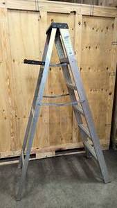 lot 46 image: Keller 6 Model 926 folding ladder