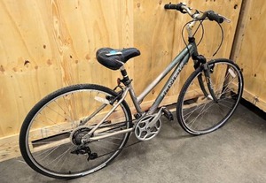 lot 49 image: Trek Multitrack 7100 Adult bike