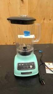 lot 83 image: Baby blue Kitchen aid blender