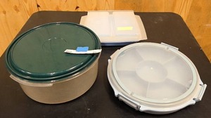 lot 88 image: 3 large tupperware with lids