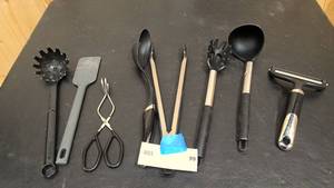 lot 99 image: Set of black kitchen utensils