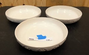lot 110 image: 3 decorative ceramic serving bowls