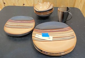 lot 120 image: Hometrends partial set of ceramic dishes 3 medium plates, 3 large plates, 4 bowls, and one mug