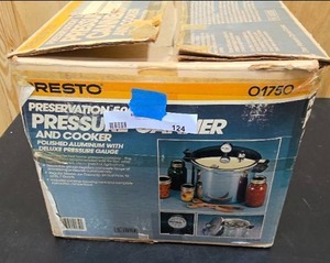 lot 124 image: Presto Pressure Canner and Cooker 500