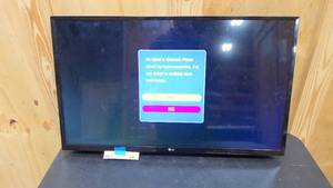 lot 138 image: 32 LG flat screen