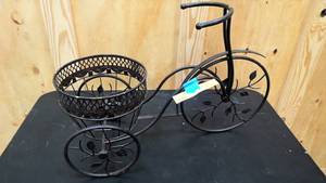 lot 178 image: Rustic metal decorative plant holder