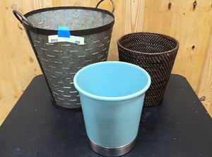 lot 208 image: Rustic decorative waste baskets