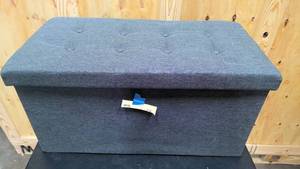 lot 210 image: Collapsible storage bench