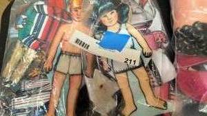 lot 211 image: Vintage Paper dolls and clothes