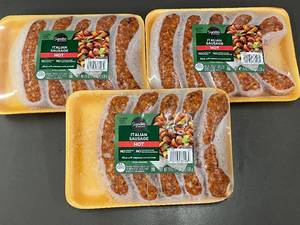 lot 56 image: K - Set of 3 Signature Select Italian Sausage Hot 19oz Packs