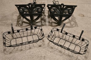 lot 62K image: LL-G - Set of 2 Deck Rail Planters and 2 Hanging Metal Planters