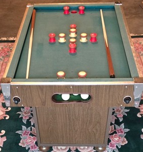 lot 64K image: LL-ST - Vintage Collapsible Bumper Pool Table with Cues and Balls