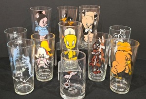 lot 86K image: P - Set of 11 Vintage Collector Cartoon Character Glasses