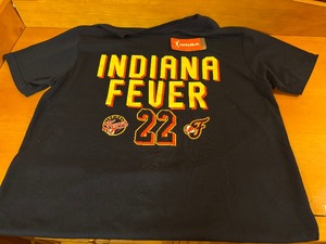 lot 10 image: Caitlin Clark Indian Fever #22 WNBA T-Shirt Size Large (New)