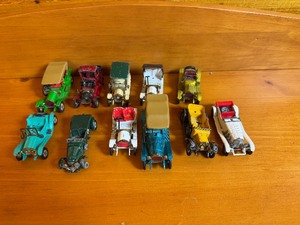 lot 16 image: 11 Vintage Matchbox Cars