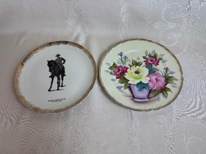 lot 75 image: Theodore Rosevelt Vintage Plate with Gold Flecked Rim and Vintage Floral Wall Plate