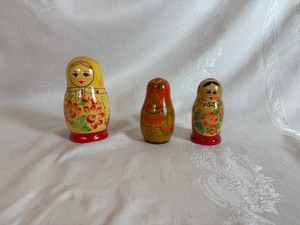 lot 79 image: Vintage Russian Babuska Dolls (Nesting Dolls) - Three Sets