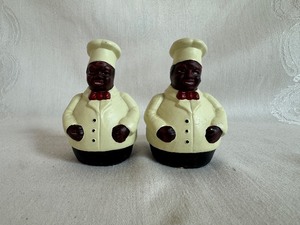 lot 115 image: Vintage Ceramic Salt and Pepper Shakers