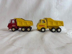 lot 137 image: Pair of Vintage Tonka Dump Trucks (small)