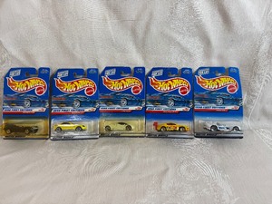 lot 140 image: 1997 1st Edition Hot Wheels #6, #11, #14, #15, #19. In original packaging.