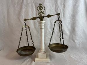 lot 146 image: Antique Italian Alabaster and Brass Balance Scale