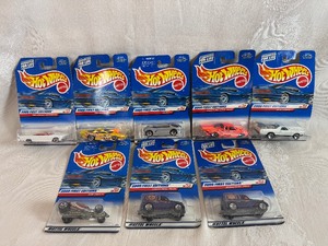 lot 195 image: Hot Wheels 2000 1st Editions #3, #4, #5, #7, #8, #13, #17, #17 (Qty 8)