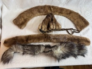 lot 206 image: Vintage Fur Collars, Stole, Hat
