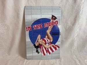 lot 225 image: Classic American Bombshell In the Mood Tin Sign 11 x 17
