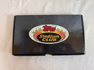 lot 228 image: 1991 Topps Stadium Club Charter Member Box Set - includes 32 Limited Edition Cards, Key Chain and Pin