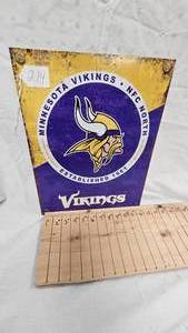lot 214 image: 16x12 MN Vikinngs Metal Sign