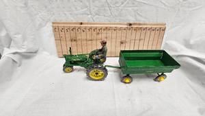lot 231 image: John Deere A wDriver and Wagon 116th Scale