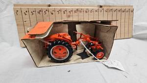 lot 236 image: 116 1948 Allis Chalmers G with Plow