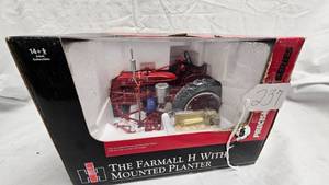 lot 237 image: 116 Precision Farmall H with Mounted Planter