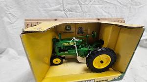 lot 240 image: 116 John Deere General Purpose