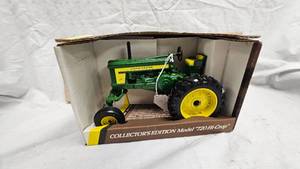 lot 245 image: 116 John Deere 720 Hi Crop