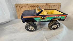 lot 280 image: Nylint Wilderness 4x4 Truck
