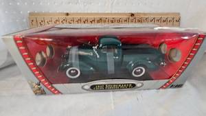 lot 285 image: 118 1937 Studebaker Coupe Expreess Pickup