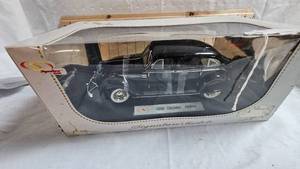 lot 293 image: 118 1936 Chrysler Airflow