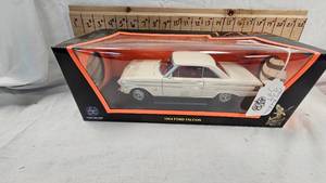 lot 327 image: 118 1964 Ford Falcon