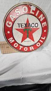 lot 339 image: 23 Round Metal Texaco Sign